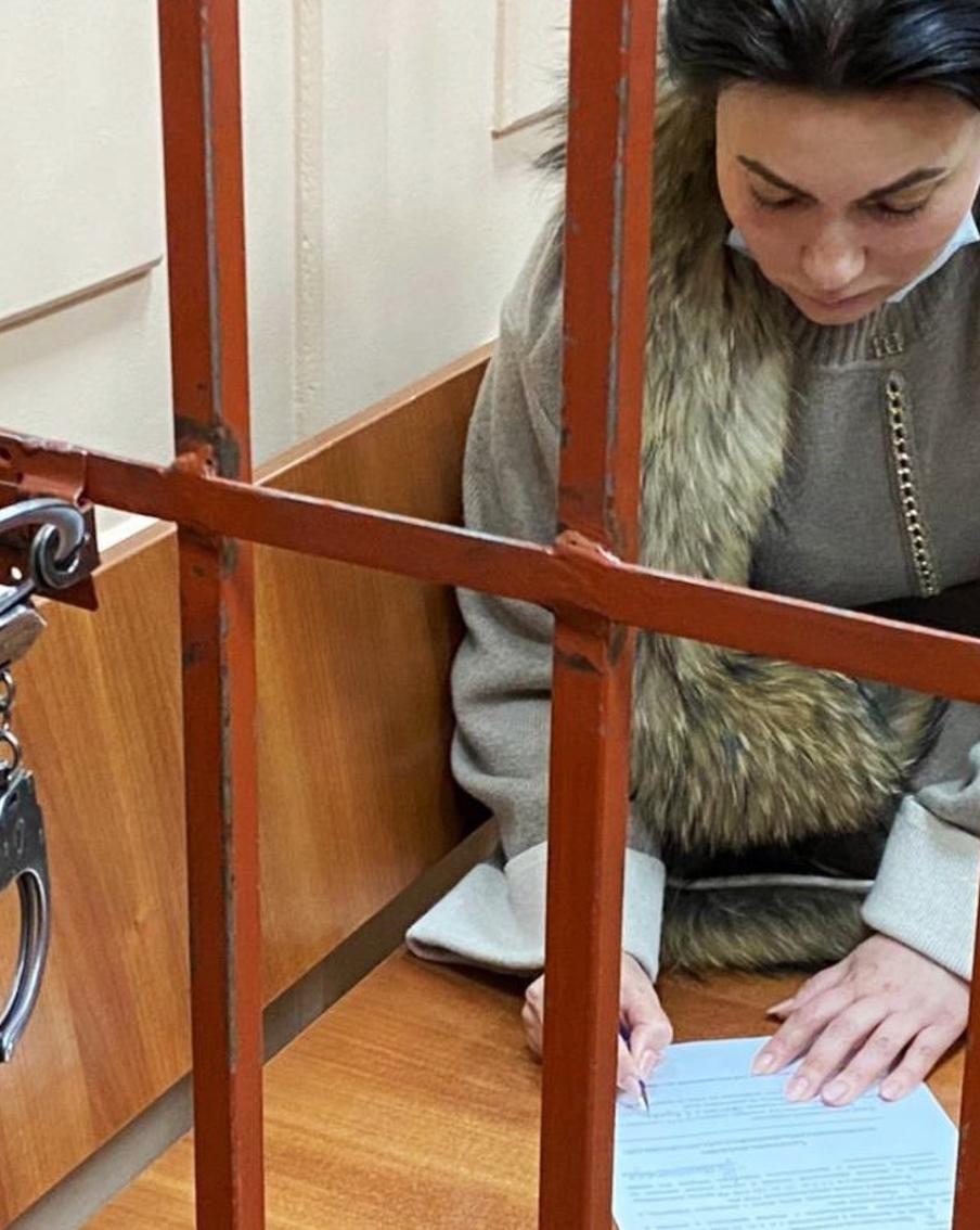 Осуждённая за взятки экс-министр Крыма попросилась на службу в зоне СВО