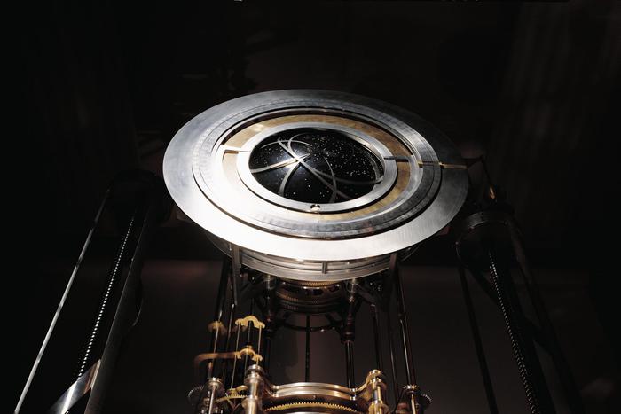 "Пока миллионеры носят дорогие часы, миллиардеры их строят": в США создают уникальный "тикающий" монумент