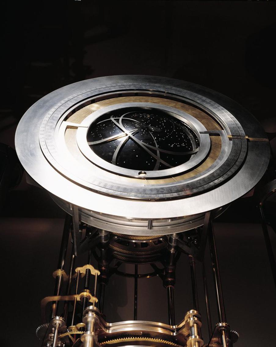 "Пока миллионеры носят дорогие часы, миллиардеры их строят": в США создают уникальный "тикающий" монумент