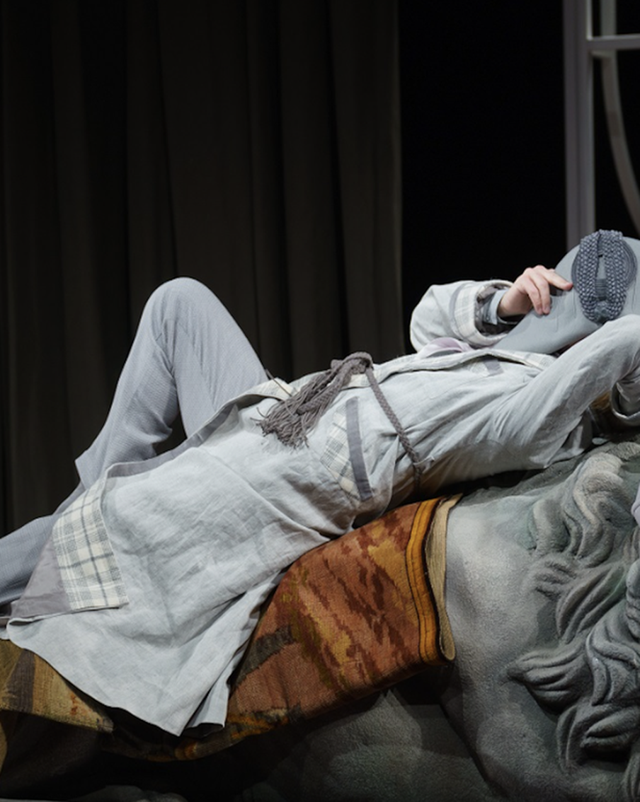 Подколёсин, беги! Каким получился премьерный спектакль "Мастерской Петра Фоменко"