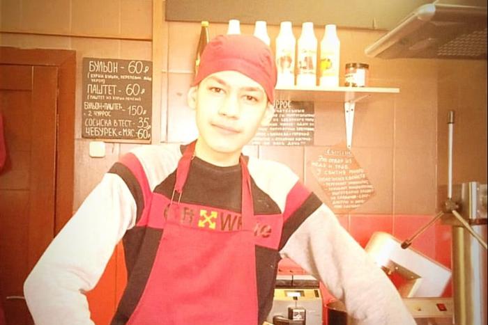 Подросток-бизнесмен открыл кафе в Подмосковье. Он решил помочь брату-инвалиду и малолетней сестре