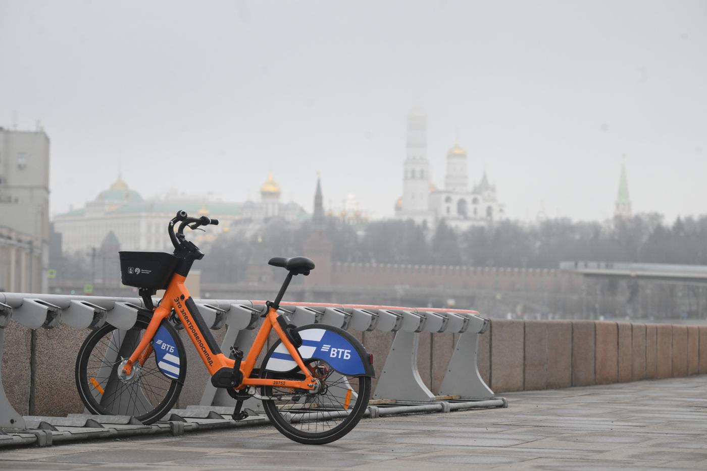 В Москве начали устанавливать станционные велосипеды городского проката