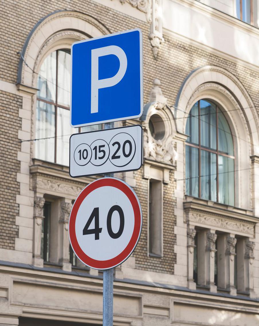 Владельцы электрокаров в январе–марте бесплатно парковались на улицах Москвы 39 тысяч раз