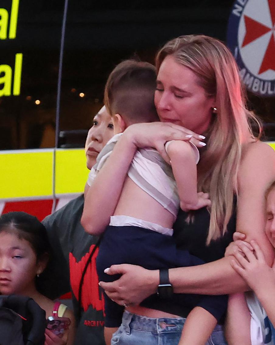 В Сиднее неизвестный устроил массовую резню в торговом центре