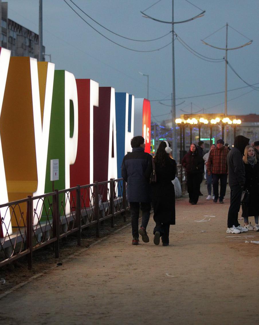 В Курганской области паводком снесло понтонный деревянный мост