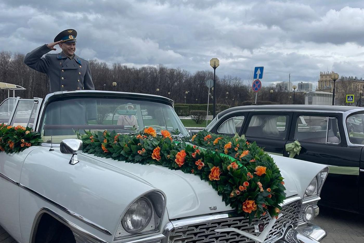 Гагарин вновь промчался по Ленинскому: как прошла акция к годовщине легендарного проезда космонавта