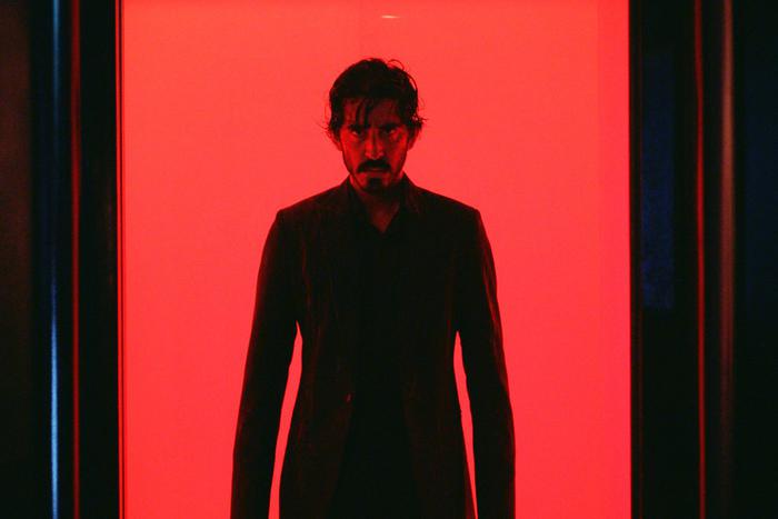 Человек-обезьяна накажет злодеев в режиссёрском дебюте Дева Пателя "Манкимэн"