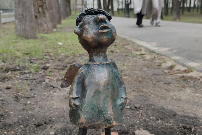 Подростки украли скульптуру-ангела: полицейские вернули его на следующий день