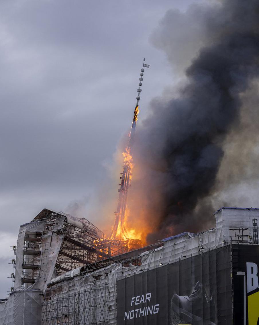 Государственный музей архитектуры имени Щусева оценил пожар в старейшем здании Копенгагена