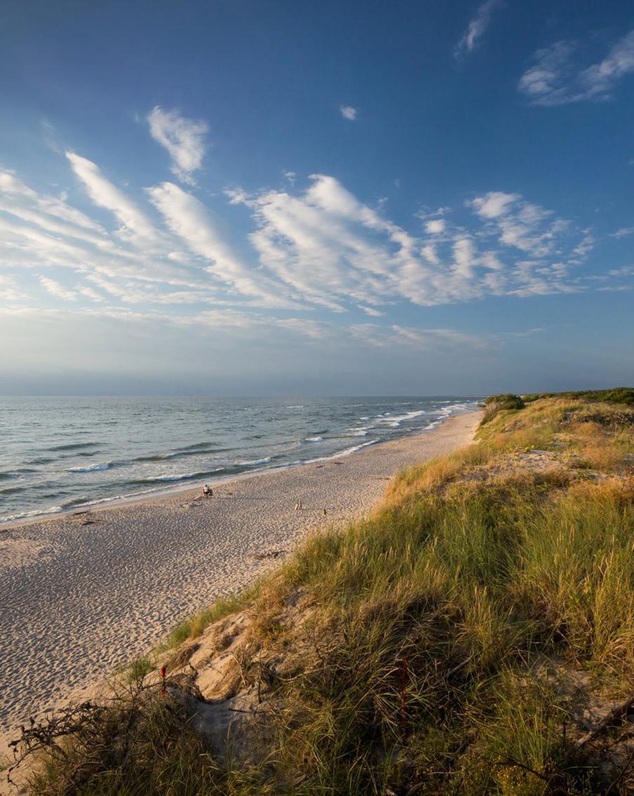 Вулканический пляж против турецкого: куда поехать отдыхать на майские праздники