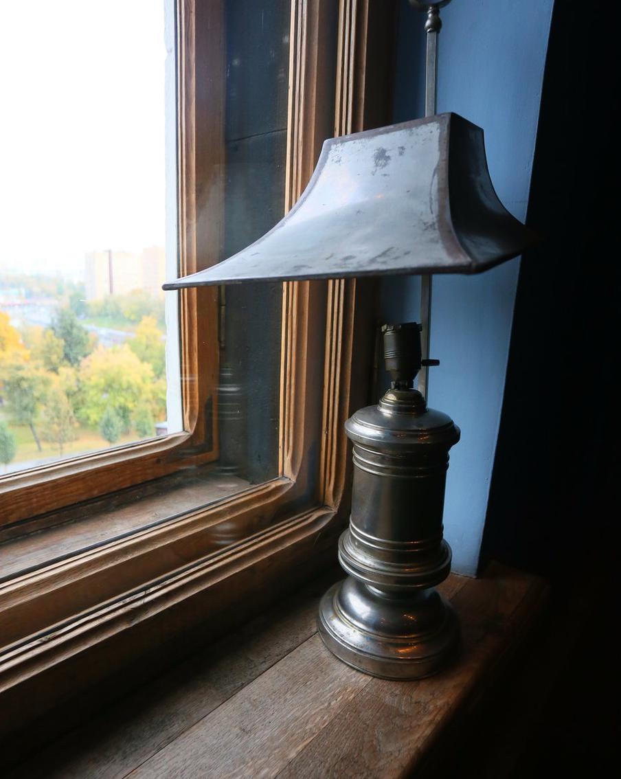 В квартирах дома, выходящих на Садовое кольцо, устанавливали шумозащитные окна.