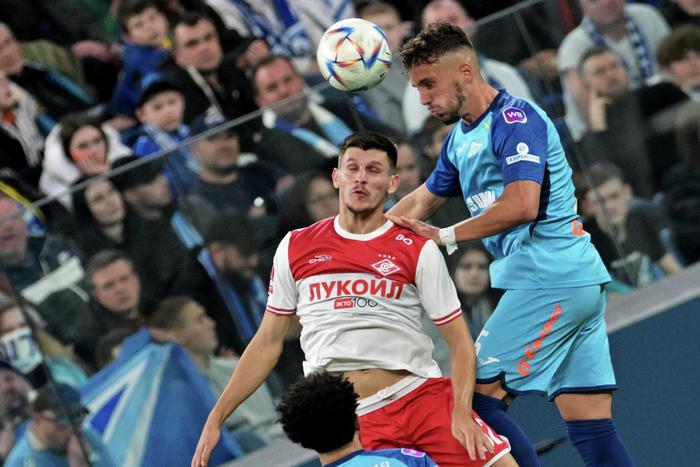 "Спартак" не смог спастись в Петербурге: "Зенит" выиграл по сумме двух матчей