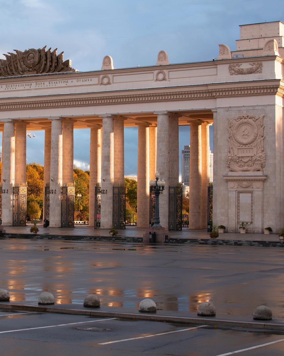 Столичные парки снова открыты для посетителей. Ранее их закрывали из-за непогоды