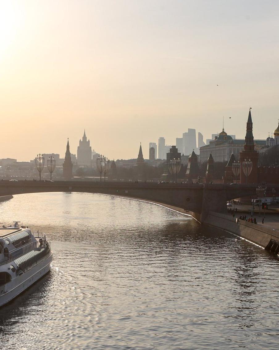 Переменная облачность с небольшим дождём ожидает москвичей в субботу днём