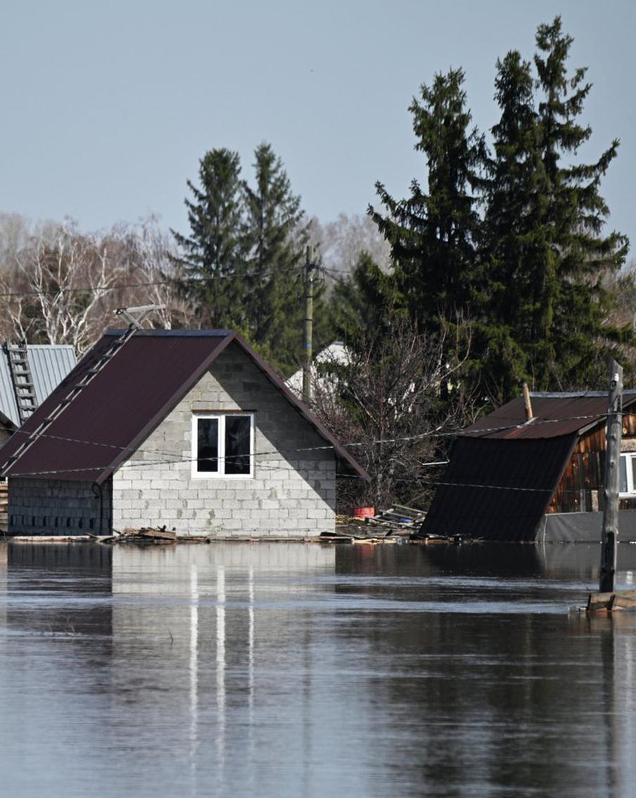 Вода вновь прибывает в Тоболе и угрожает Кургану. Губернатор региона уже призвал граждан эвакуироваться