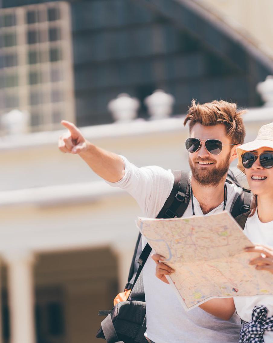 Турфирмы заявили о сотнях заявок на туры в Европу и очередях на Шенген