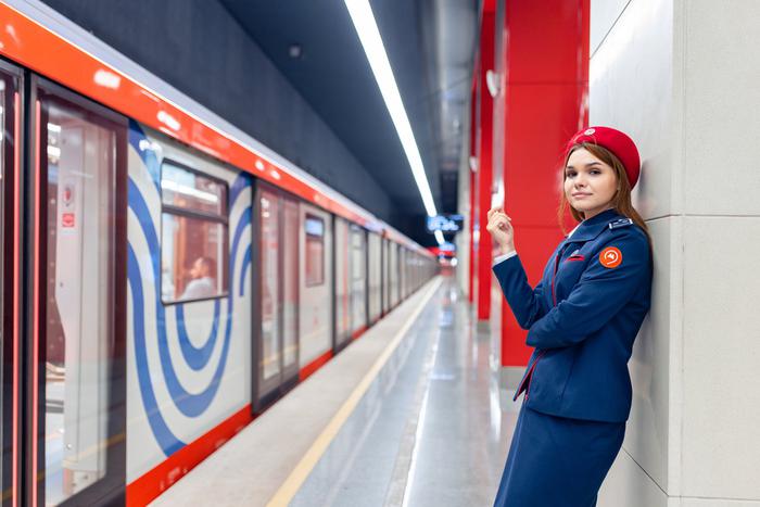 Новое лицо рубрики "Главный герой": попала на "Тройку" и нарисовала эмблему станции