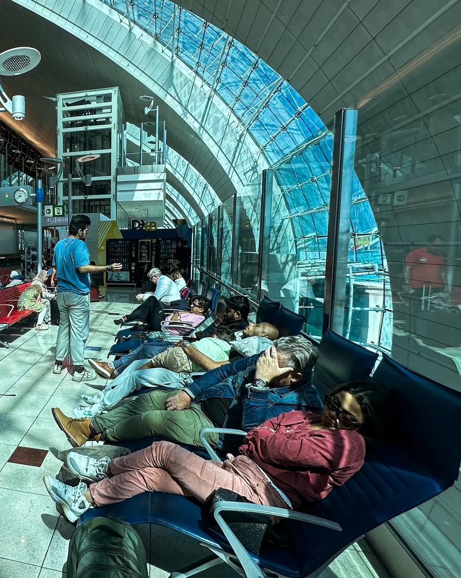 Застрявшие в Дубае: как россияне пережили сильнейший за 75 лет ливень