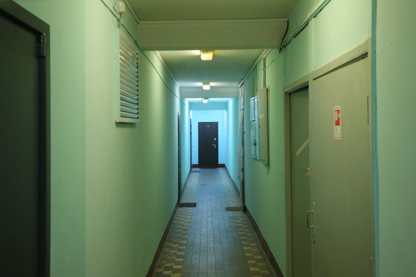 Общие коридоры здесь очень длинные.
