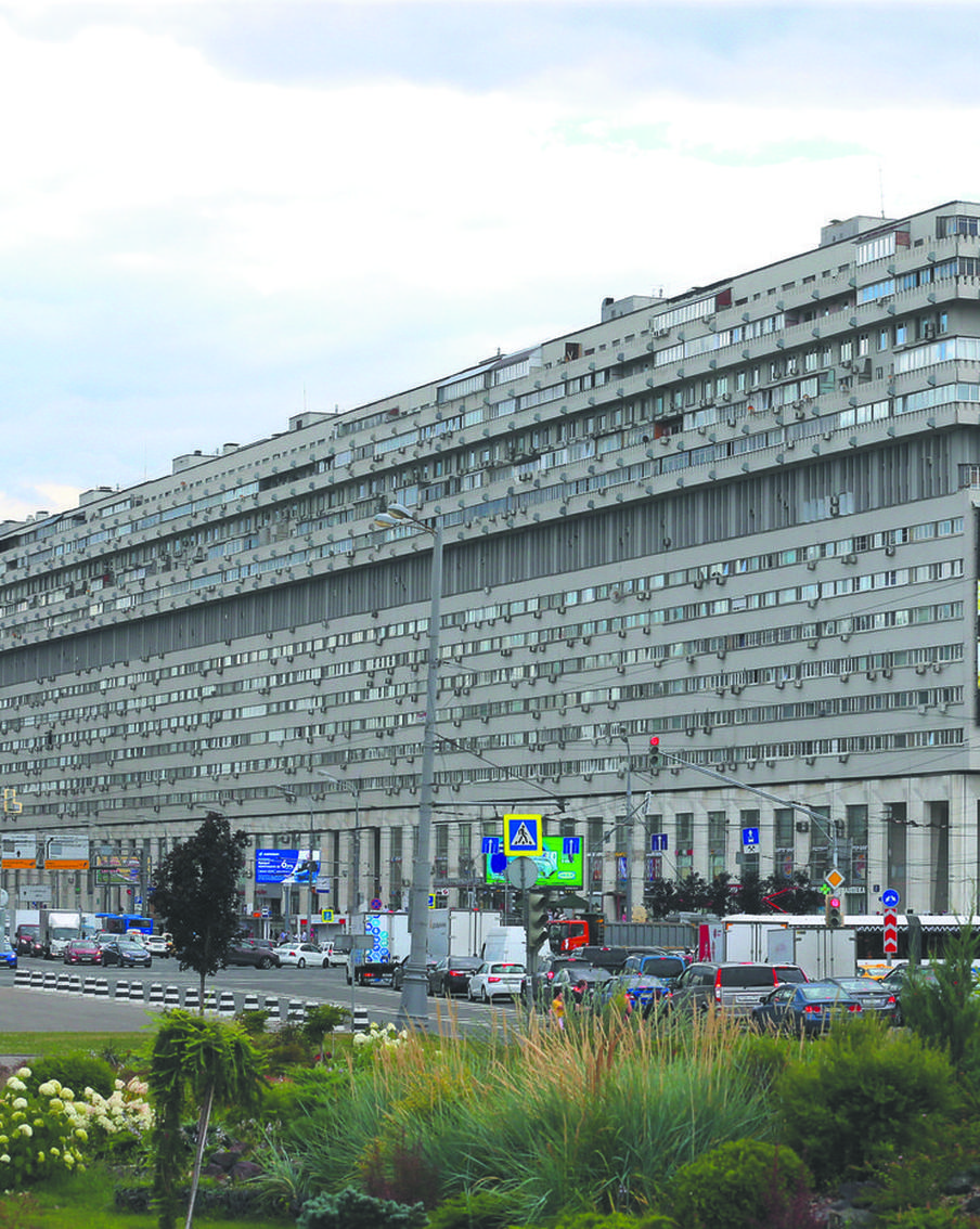 Дом-корабль, или лежачий небоскрёб: почему здание на "Тульской" попадает в разные антирейтинги