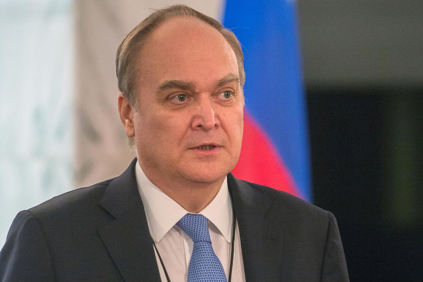 США перестали скрывать подлинный замысел санкций, заявил Антонов