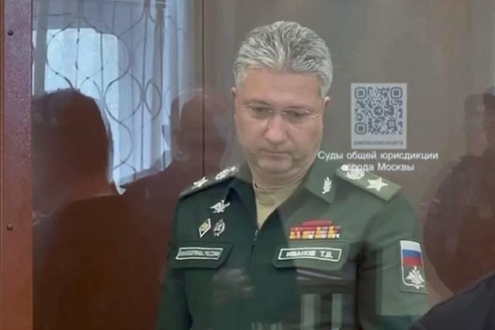 Замминистра обороны Иванов не признал вину в получении взятки