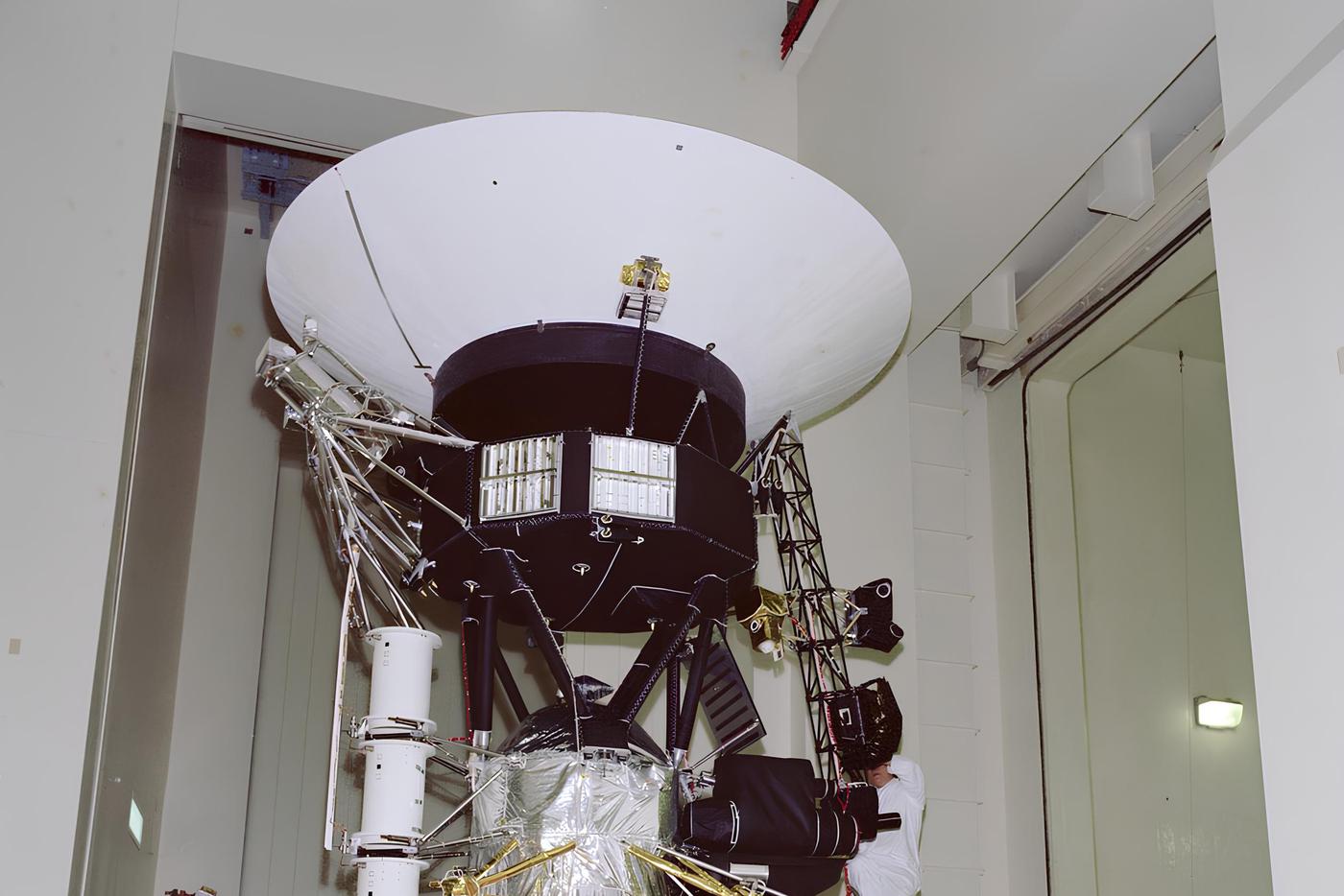 Космический зонд "Вояджер-1" передал сигнал после полугода молчания