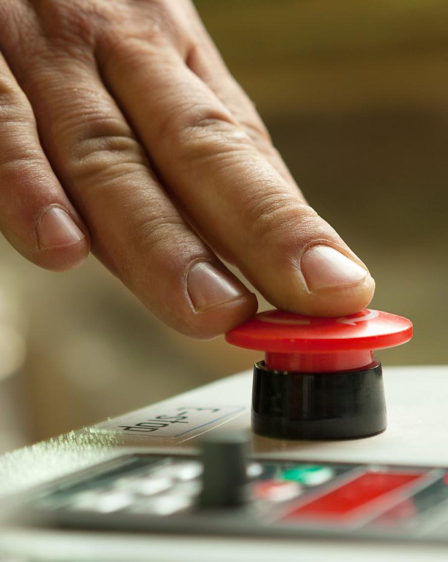 На скорой может приключиться всякое: зачем фельдшерам нужна тревожная кнопка