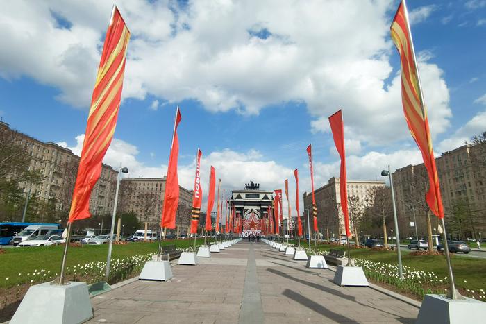 Сотрудники УФНС России по Москве провели торжественный митинг, посвященный Дню Победы