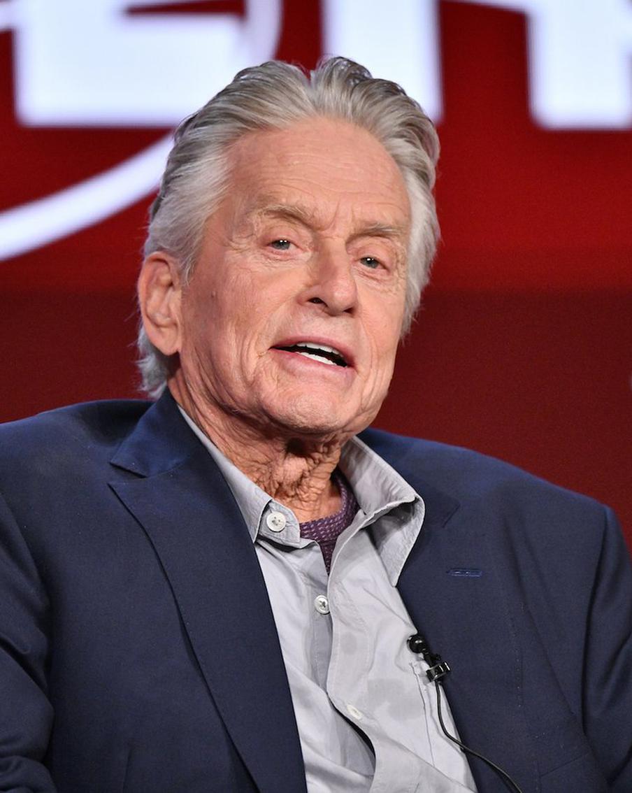 Эксклюзивное интервью с Майклом Дугласом о его роли в новом сериале "Франклин"