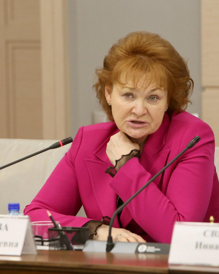 Представители "Женского движения Единой России" вместе с волонтёрами привезли в госпиталь им. Бурденко необходимую девушкам-участницам СВО гуманитарную помощь