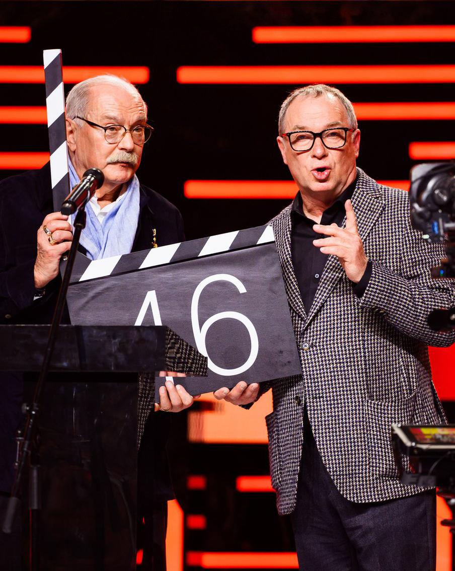 Сергей Урсуляк поменял формулировку своей награды на закрытии 46-го Московского международного кинофестиваля