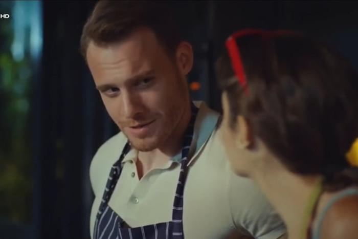 Кашик – овощной салат, который удивит. Готовим с героем сериала "Постучись в мою дверь"