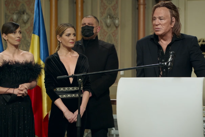 Микки Рурк и Энтони Делон разоблачили западную демократию. Картину с их участием показали на 46-м ММКФ