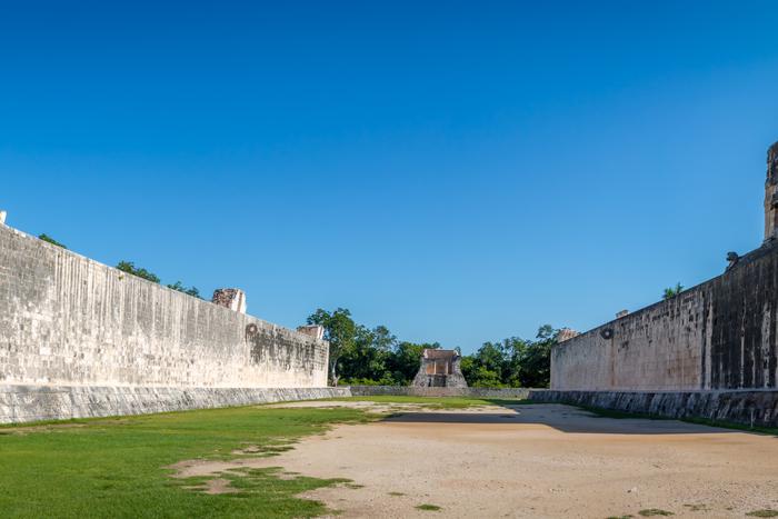 С какой целью древние майя освящали свои стадионы