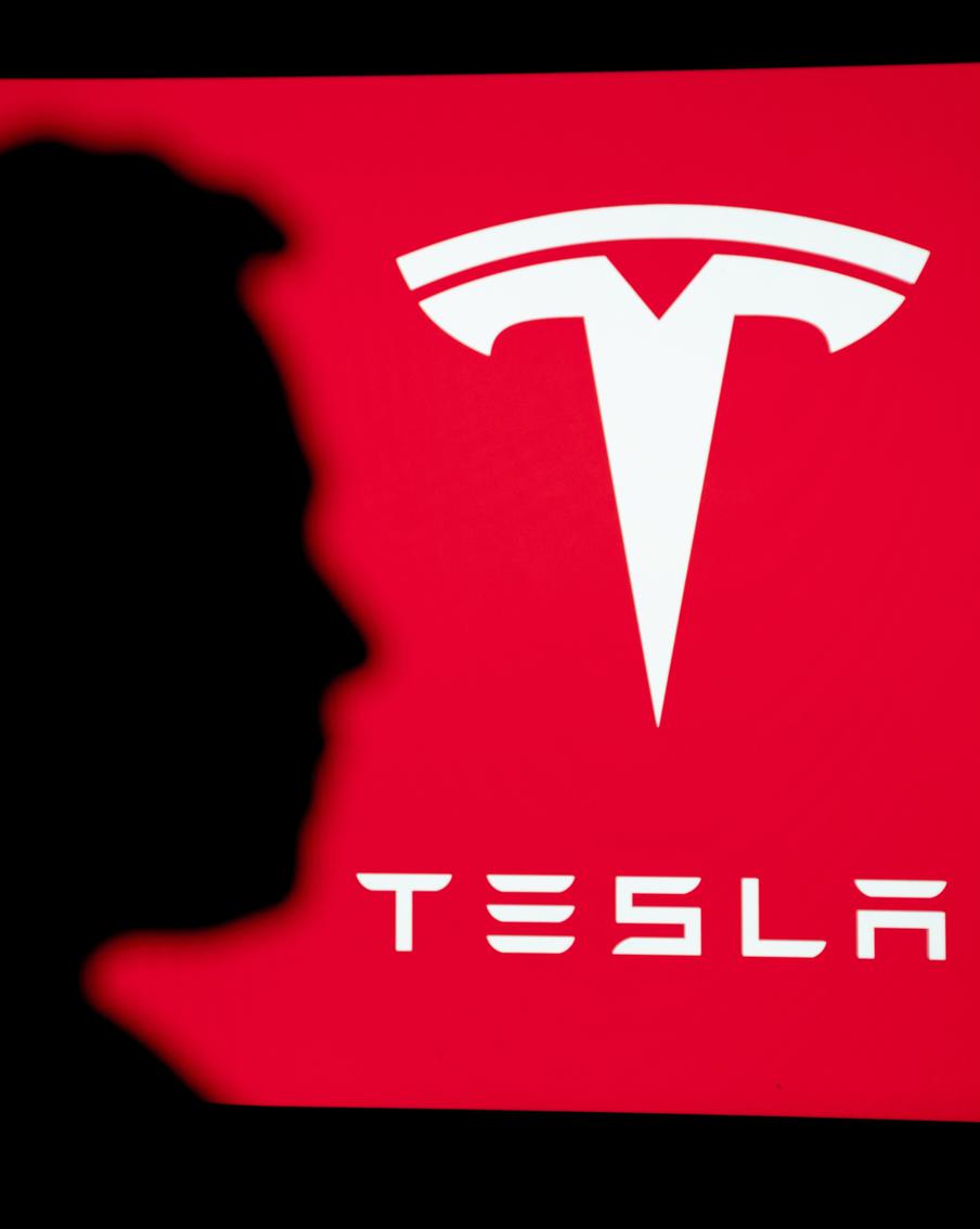 Илон Маск прилетел в Китай с необъявленным визитом, целью которого может стать запуск в Китае автономных машин