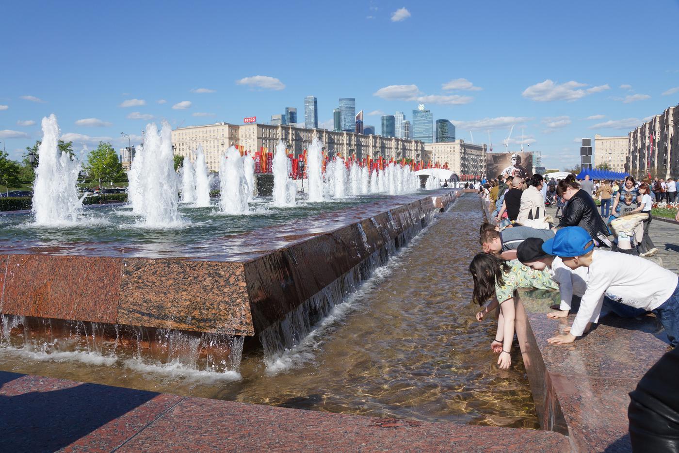 В фонтанном комплексе на Поклонной горе циркулирует до 15 000 кубометров воды