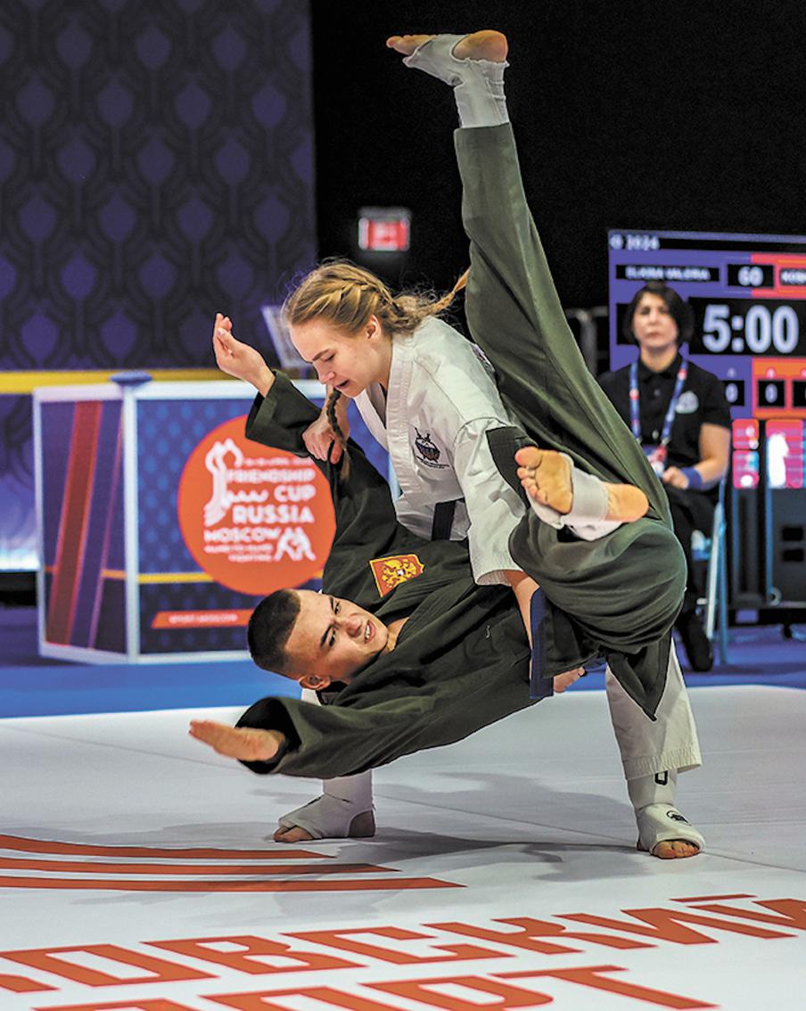 В Москве состоялся "Кубок Дружбы", где в сошлись в рукопашной юноши и девушки