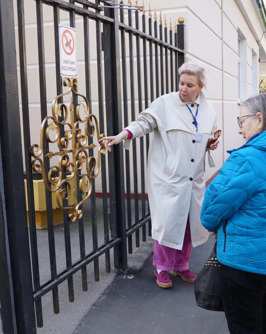 "За городом – заборы, за заборами – вожди": тайны оград Басманного района