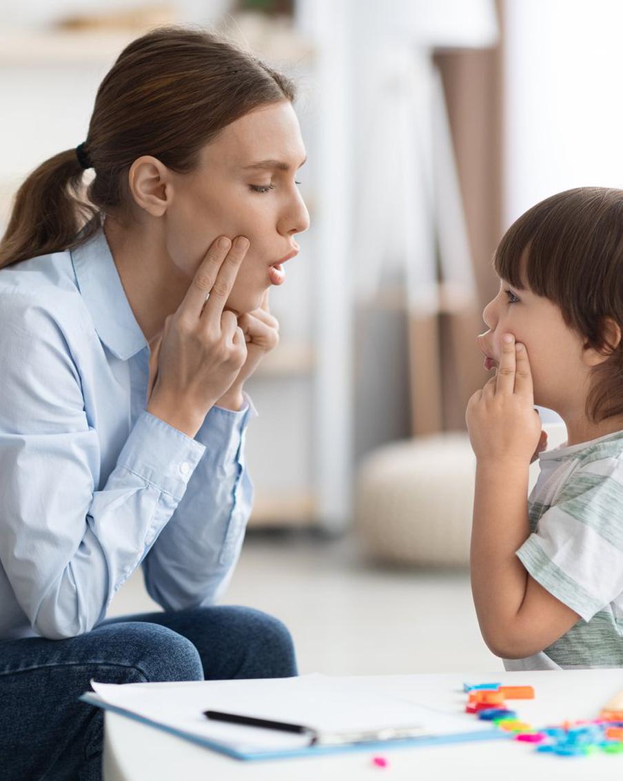 Чтобы помочь ребёнку развивать навыки говорения, родителям стоит постараться