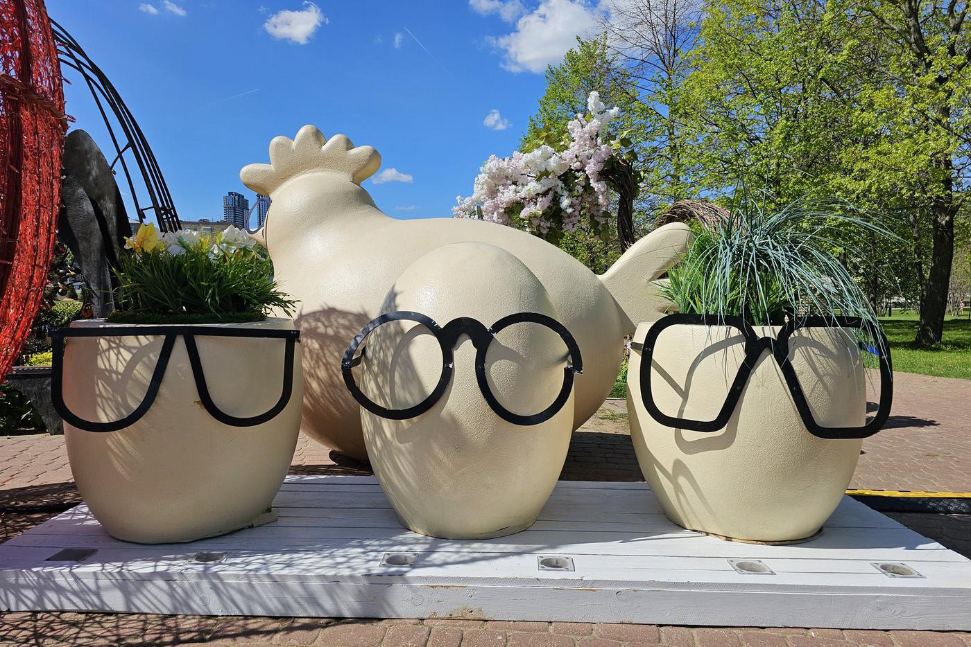 А так принарядили территорию у Ростокинского акведука.