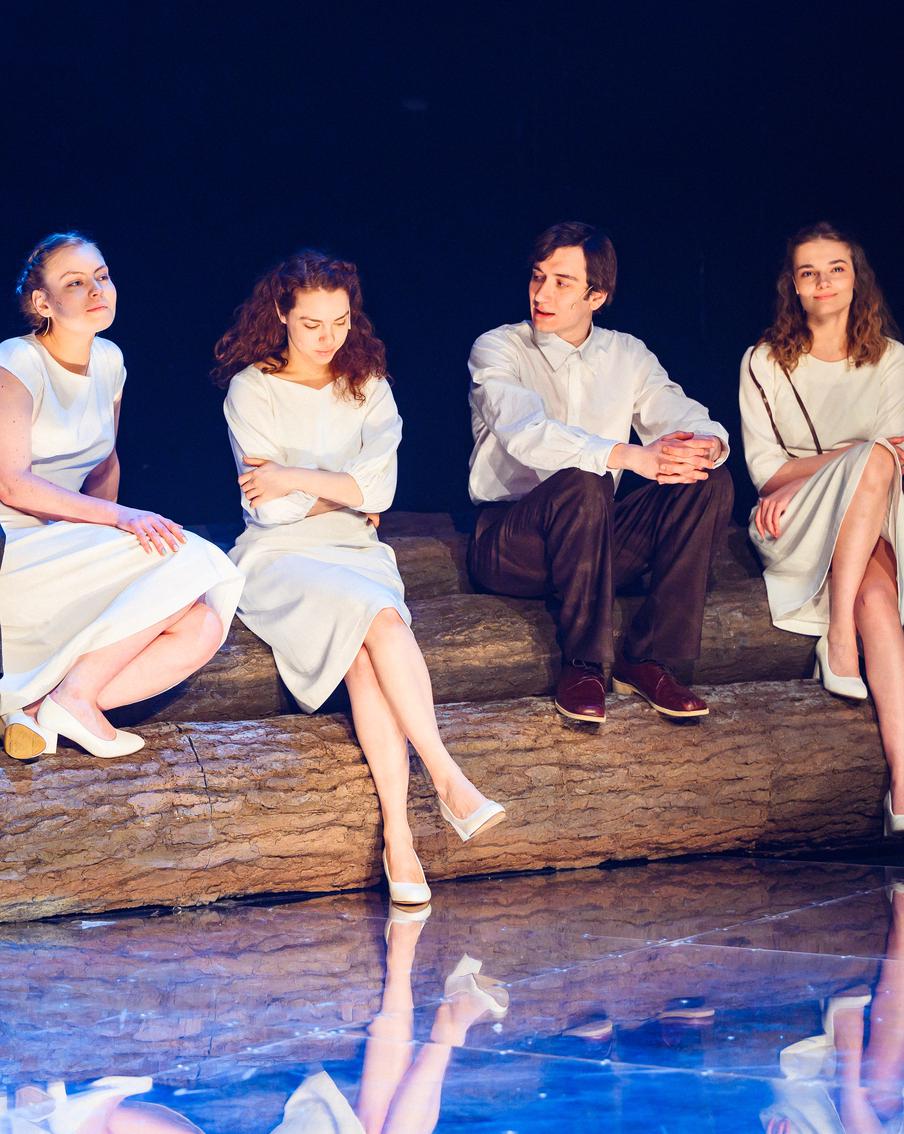 Как разобраться в первых чувствах? Metro оценило спектакль "Десять посещений моей возлюбленной"