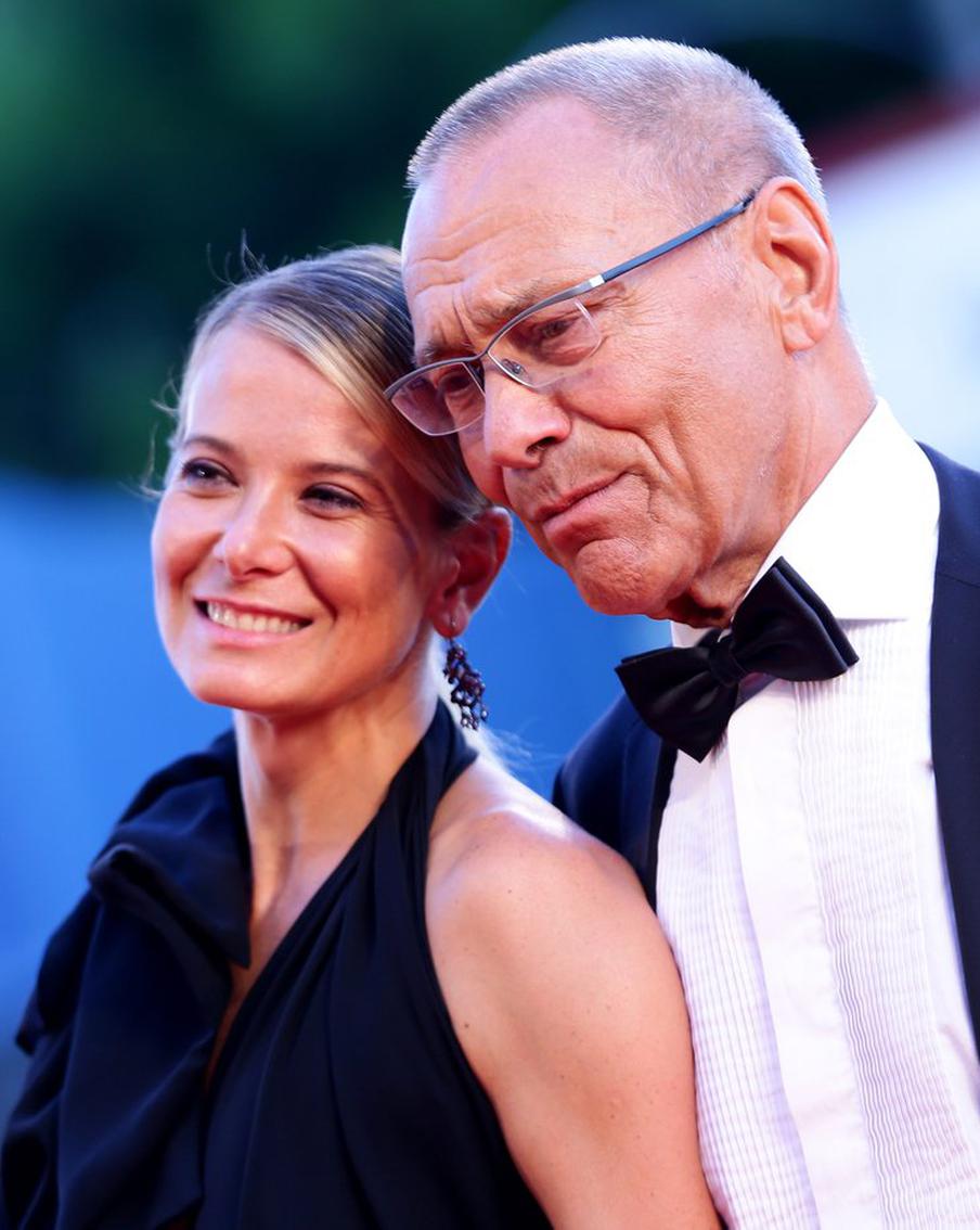 Режиссёры-монстры: как Хичкок издевался над актёрами и почему Клуни подрался с Расселом