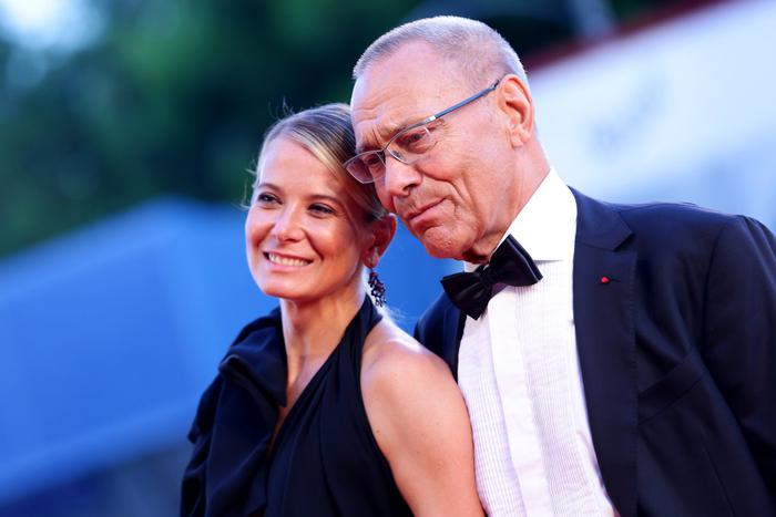 Режиссёры-монстры: как Хичкок издевался над актёрами и почему Клуни подрался с Расселом