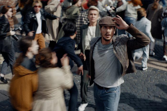 Пока весь Петербург носит кепочку Игоря Грома, он борется с "Отрядом мертвецов" и не только