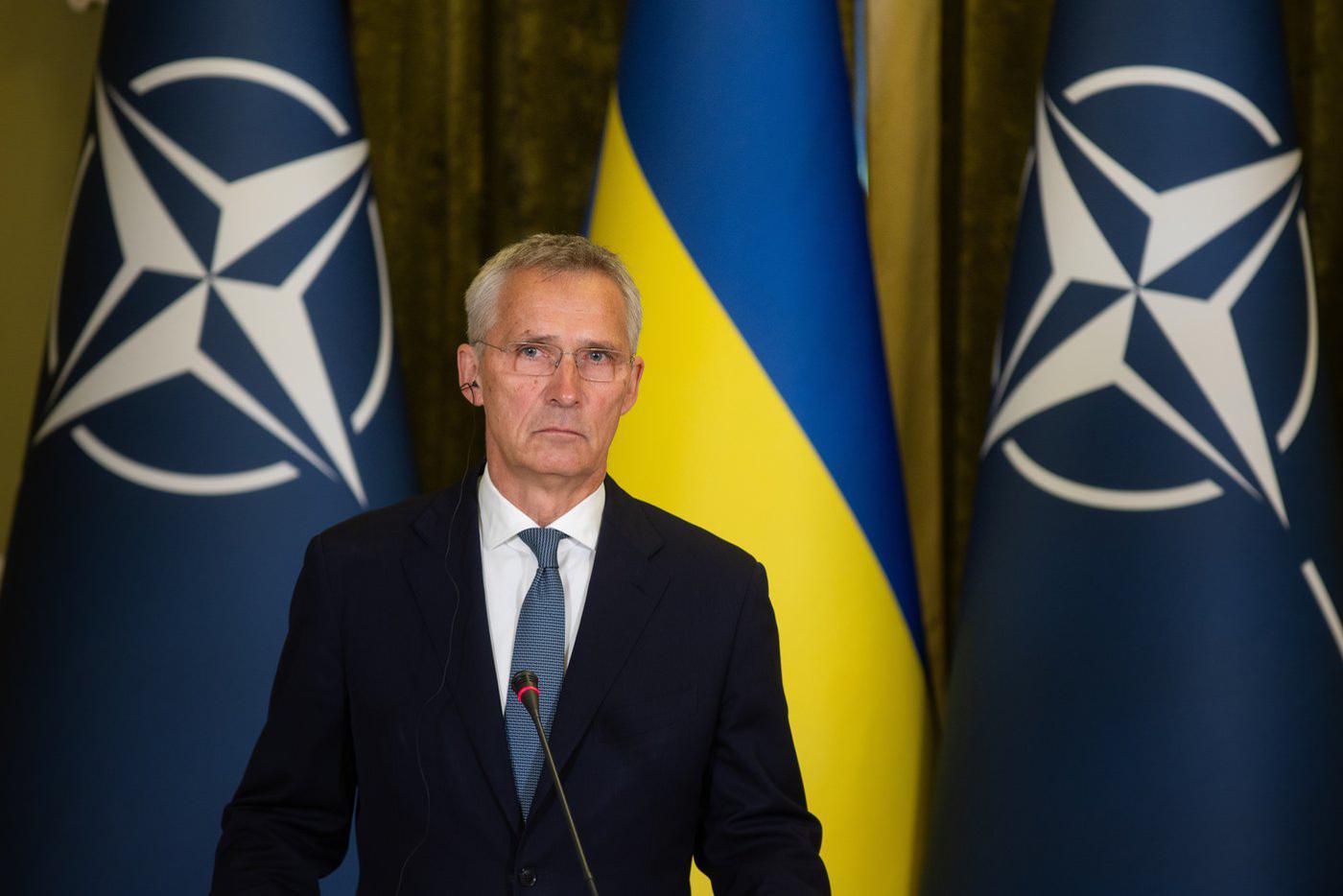 Столтенберг: Украина просила не о вводе войск НАТО, а о большей поддержке