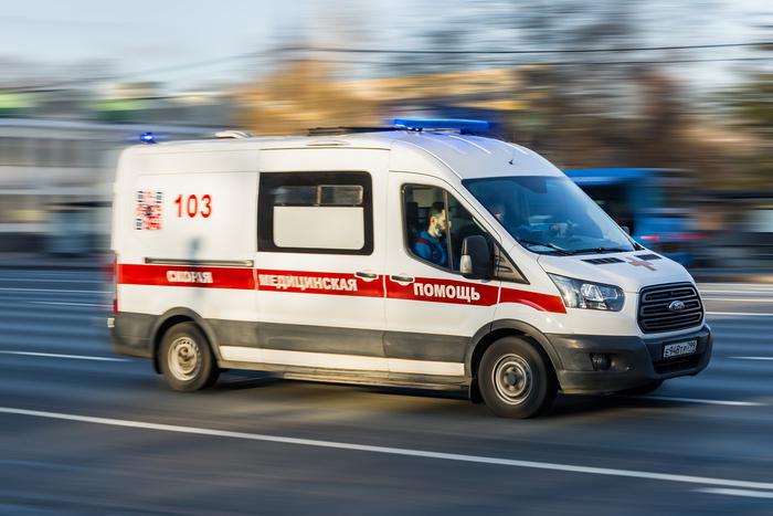 Источник: при падении автобуса с моста в Петербурге погибли четыре человека