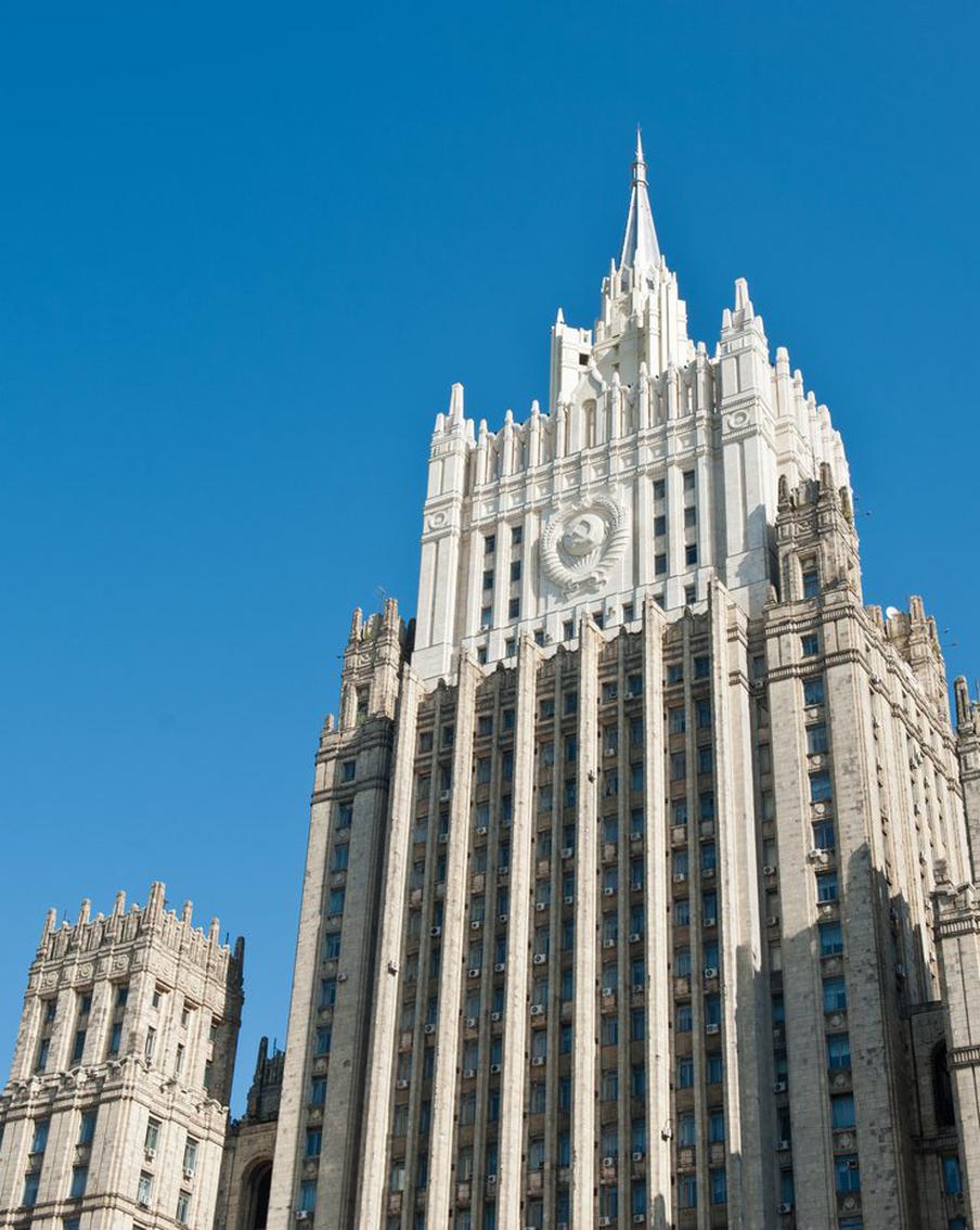 В МИД заявили, что Россия не будет закрывать посольства в Прибалтике