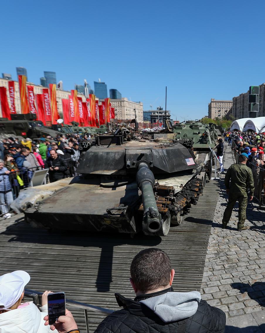 Российские инженеры уже осмотрели полученный в зоне СВО трофейный американский танк Abrams