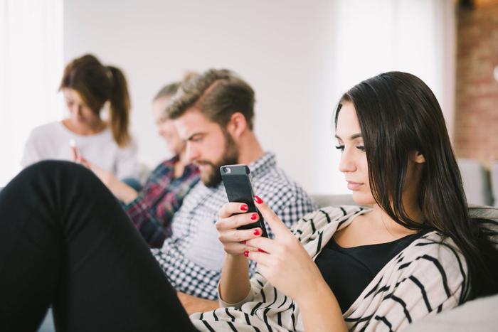 Зависимость от гаджетов делает детей более тревожными